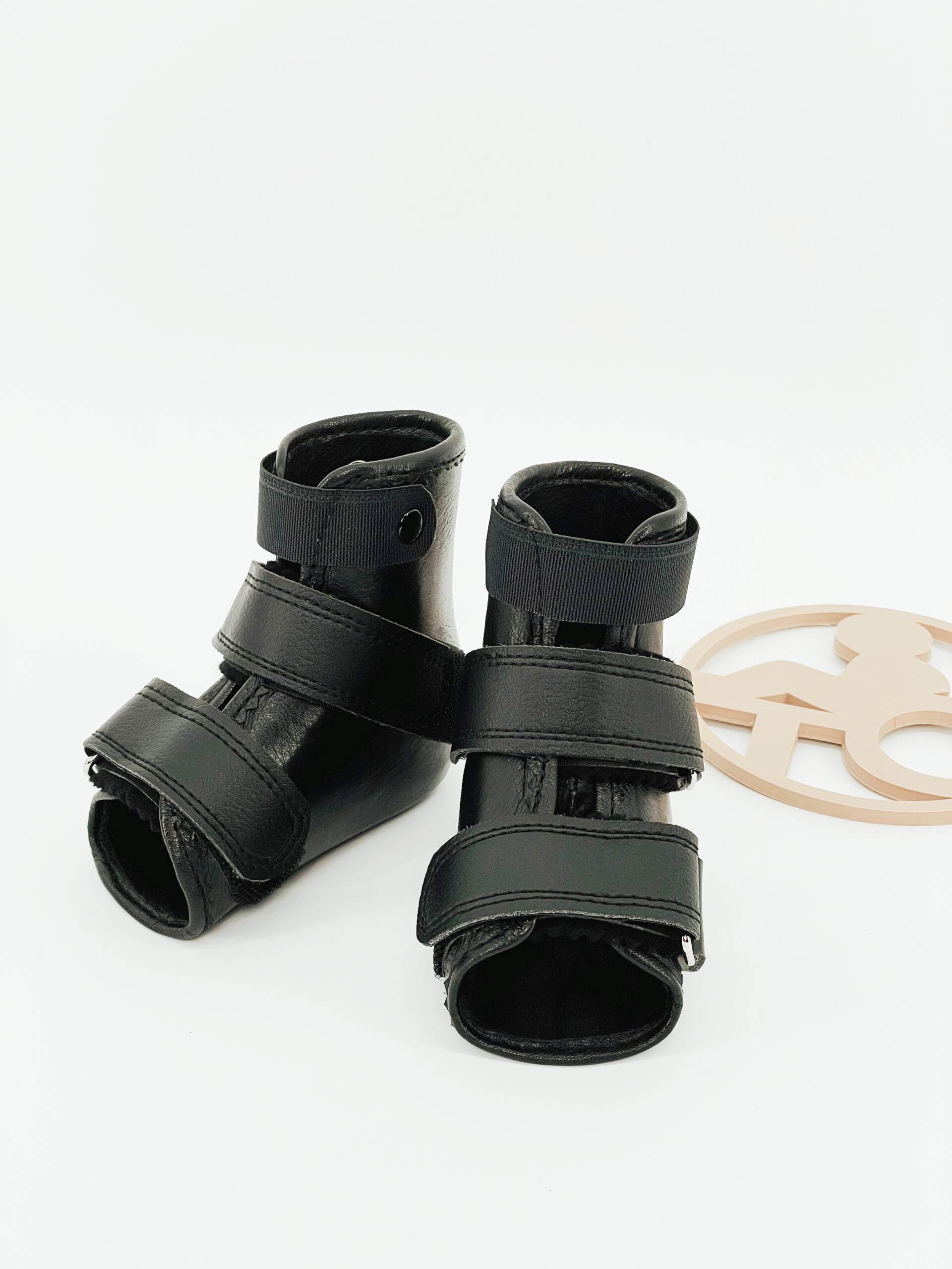 皮革装具(足関節固定装具)